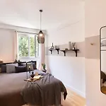 Arnave - 3 Et Balcon A Auteuil アパート *