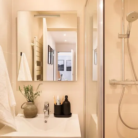 Arnave - 3 Et Balcon A Auteuil * Paris