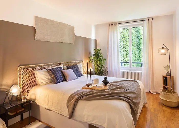 Arnave - 3 Et Balcon A Auteuil 아파트