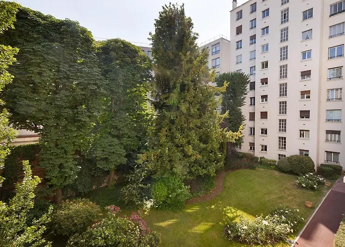 Arnave - 3 Et Balcon A Auteuil 파리